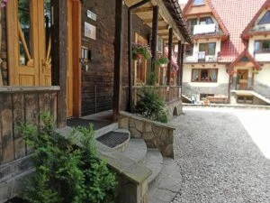 Willa Konradówka wejście i parking